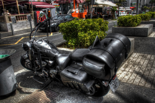 Обои картинки фото мотоциклы, -unsort, улица, саквояж, байк