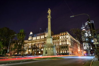 Картинка plaza+lavalle города -+улицы +площади +набережные колонна ночь площадь