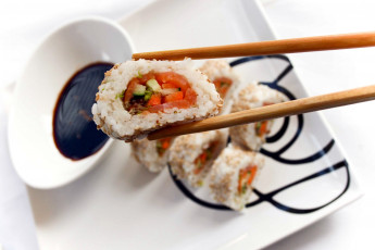 Картинка еда рыба +морепродукты +суши +роллы роллы кухня японская соус