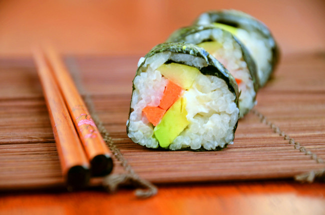 Обои картинки фото еда, рыба,  морепродукты,  суши,  роллы, кухня, японская, роллы