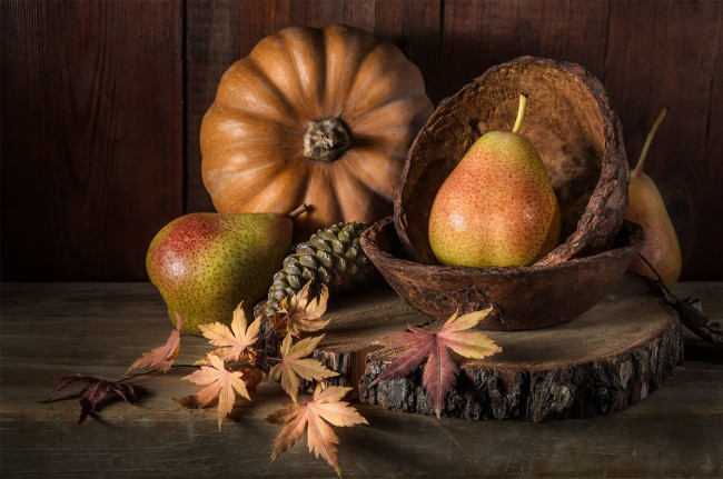 Обои картинки фото еда, фрукты и овощи вместе, осень, листья, стол, доски, плоды, тыква, фрукты, натюрморт