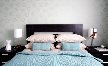 Картинка интерьер спальня лампы подушки кровать