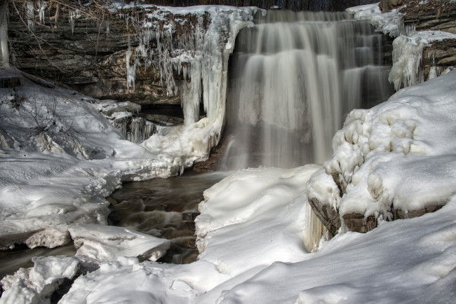 Обои картинки фото grindstone falls,  waterdown ontario, природа, водопады, зима, лед, снег, водопад