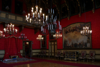 Картинка интерьер дворцы музеи кресла картины зал