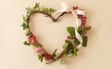 обоя праздничные, день, св, валентина, сердечки, любовь, лента, стебли, ветки, цветы, растения, ягоды, венок