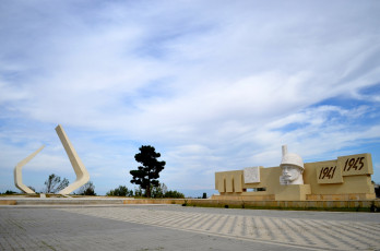 Картинка города гянджа+ азербайджан war monument in ganja