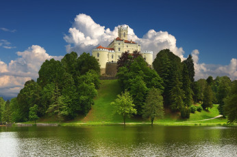 Картинка города дворцы замки крепости замок деревья река холм trakoscan+castle croatia