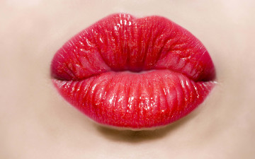 Картинка разное губы поцелуй