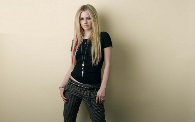 Обои картинки фото музыка, avril, lavigne, медальоны