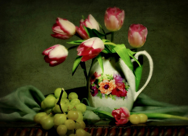 Обои картинки фото разное, компьютерный дизайн, цветы, тюльпаны, натюрморт, кувшин, виноград