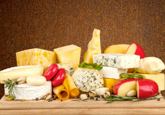 Картинка еда сырные+изделия фисташки перец гвоздика розмарин сыр натюрморт
