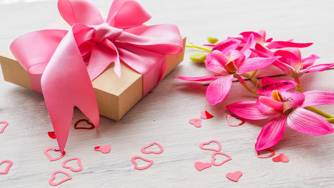 Обои картинки фото праздничные, день святого валентина,  сердечки,  любовь, бант, подарок, цветы, лента, розовый, сердечки