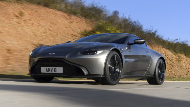 Обои картинки фото aston martin vantage 2019, автомобили, aston martin, aston, martin, vantage, 2019, серый, металлик