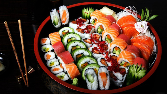 Обои картинки фото еда, рыба,  морепродукты,  суши,  роллы, ассорти, роллы
