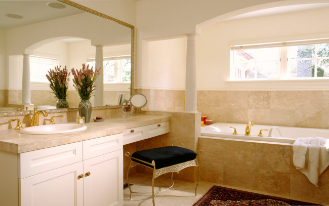 Обои картинки фото интерьер, ванная и туалетная комнаты, банкетка, зеркало, окно, ванна, раковина