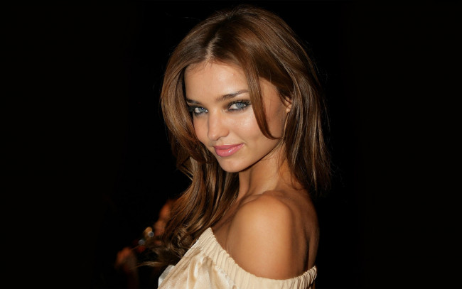 Обои картинки фото девушки, miranda kerr, улыбка