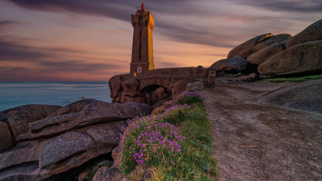 Обои картинки фото phare de men ruz, france, природа, маяки, phare, de, men, ruz