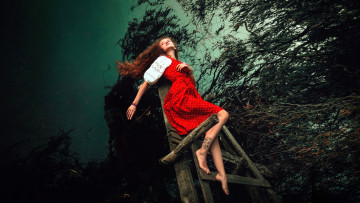 Картинка девушки -+рыжеволосые+и+разноцветные рыжая платье тату мостки озеро