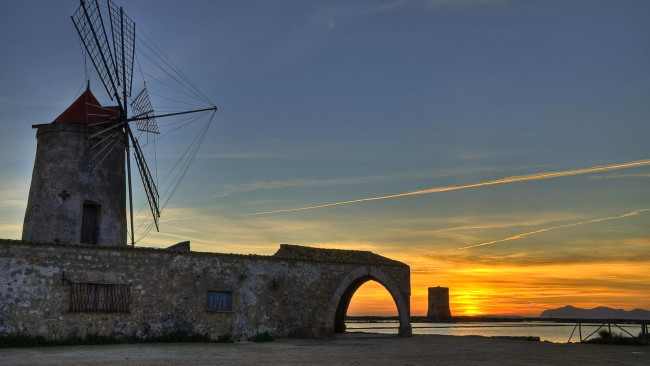 Обои картинки фото разное, мельницы, italy, sicily, небо, италия, сицилия, башня, горы, мельница, закат