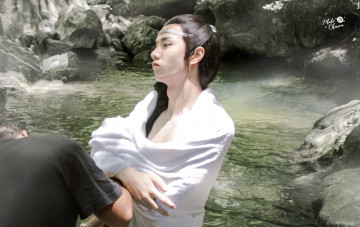 Картинка мужчины wang+yi+bo актер полотенце съемки источник