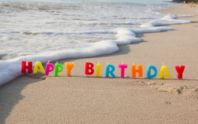 Обои картинки фото праздничные, день рождения, свечи, буквы, песок, пляж, море, волна