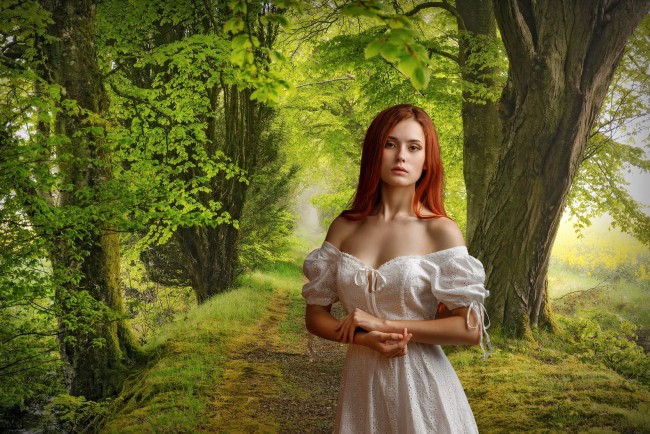 Обои картинки фото девушки, - рыжеволосые и разноцветные, лес, рыжие, волосы, белое, платье, декольте