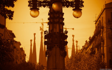 обоя gaudi, street, barcelona, города, барселона, испания