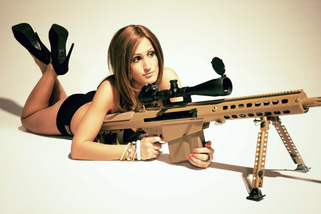 Обои картинки фото -Unsort Девушки с оружием, девушки, unsort, оружием, прицел, туфли