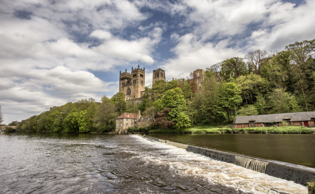 Обои картинки фото durham cathedral, города, - католические соборы,  костелы,  аббатства, лес, река