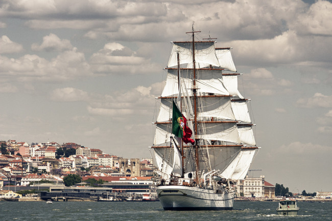 Обои картинки фото корабли, парусники, nrp, sagres, iii, lisbon, portugal, tagus, river, лиссабон, португалия, река, тахо, парусник, барк