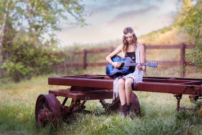 Обои картинки фото музыка, -другое, природа, колесо, гитара, девушка