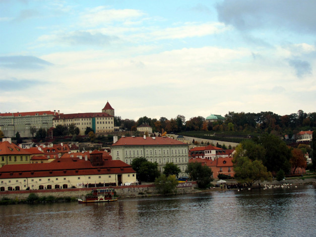 Обои картинки фото города, прага , чехия, река, дома