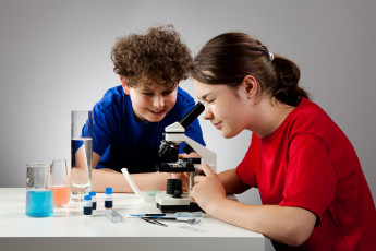 Картинка разное дети мальчик девочка микроскоп стаканы