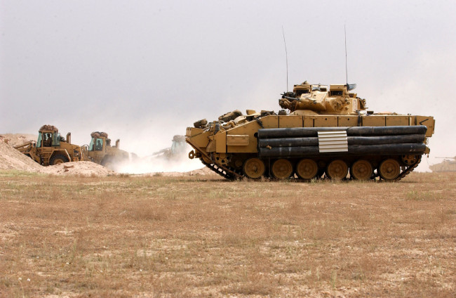 Обои картинки фото техника, военная, танк, армия, гусеничная, бронетехника, бтр, warrior