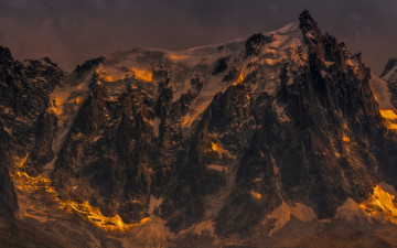 Картинка природа горы тона пики снег темные