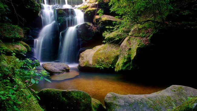 Обои картинки фото secret, falls, природа, водопады, обрыв, речка, водопад, камни, деревья, горы