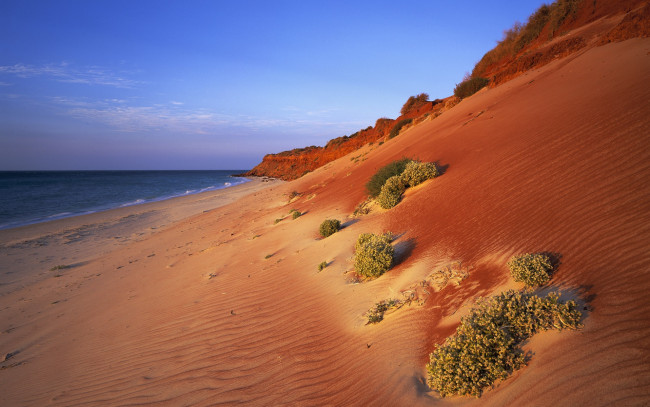 Обои картинки фото slope, sand, ocean, природа, побережье, песок, красный, пляж, обрыв