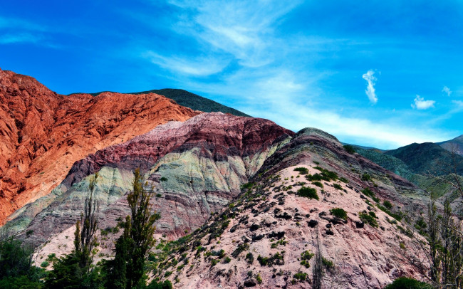 Обои картинки фото природа, горы, цветные, скалы, деревья, облака
