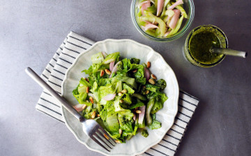Картинка еда салаты +закуски соус салат зелень песто