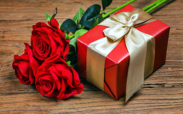 обоя праздничные, подарки и коробочки, розы, подарок, лента, бант