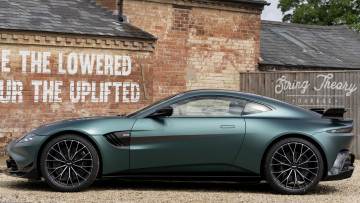 Картинка aston+martin+vantage+f1+edition+ uk +2021 автомобили aston+martin aston martin vantage f1 edition 2021