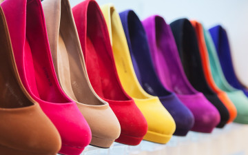 Картинка разное одежда +обувь +текстиль +экипировка разноцветные женские туфли