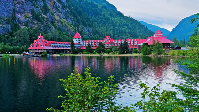 Обои картинки фото hotel three valley lake chateau, british columbia, города, - здания,  дома, hotel, three, valley, lake, chateau, british, columbia