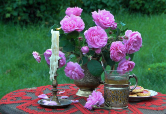 Картинка еда натюрморт свеча розы стакан чай печенье