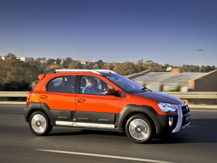 обоя автомобили, toyota, красный, 2014г, za-spec, cross, etios