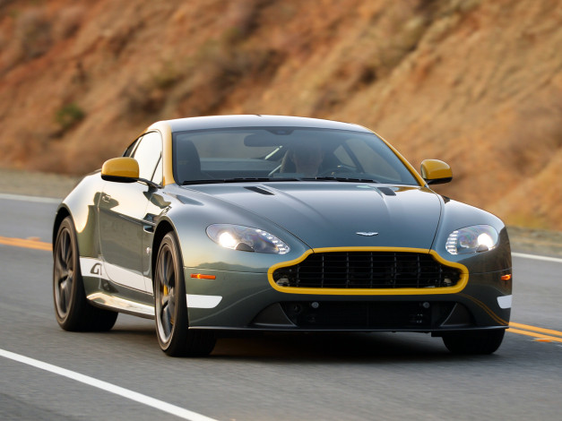 Обои картинки фото автомобили, aston martin, 2014г, gt, vantage, v8, aston, martin