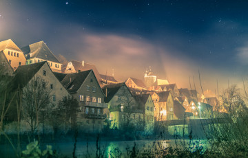 Картинка города -+огни+ночного+города ночь огни дома река мост туман