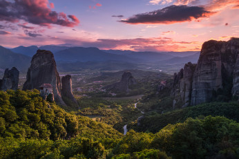 Картинка природа горы греция thessalian plain панорама монастыри метеоры greece thessaly meteora фессалийская равнина хасия долина