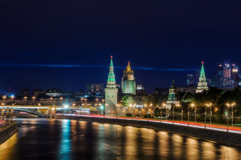 Картинка moscow+kremlin города москва+ россия огни башни мост река ночь