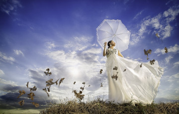 Картинка девушки -unsort+ азиатки настроение листья ветер зонтик платье девушка